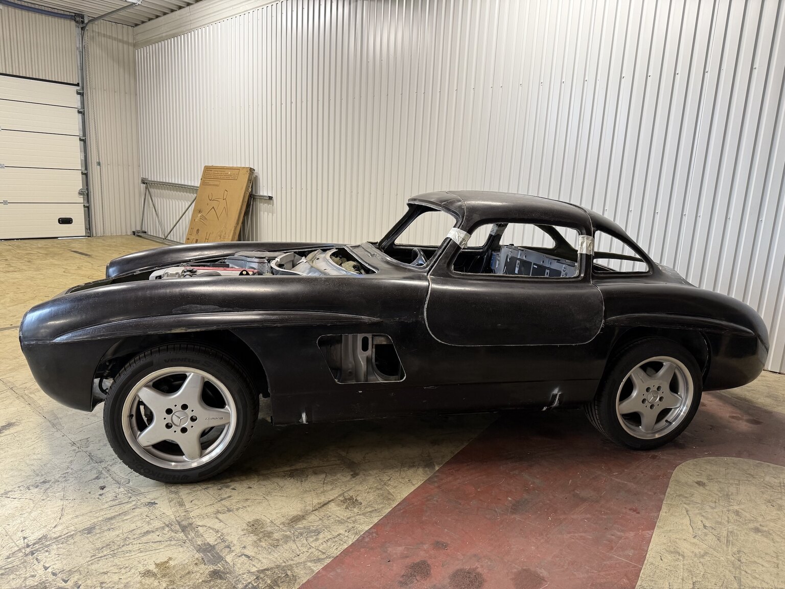 Exterior image of 2000 Mercedes-Benz SLK 230 "Gullwing" (5)