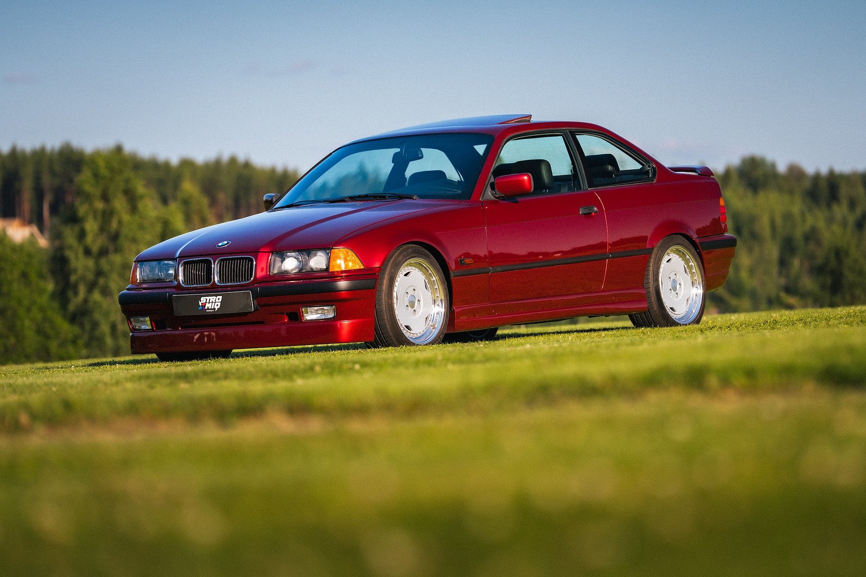 Exterior image of 1992 BMW 325i Coupé "No Reserve Auction"