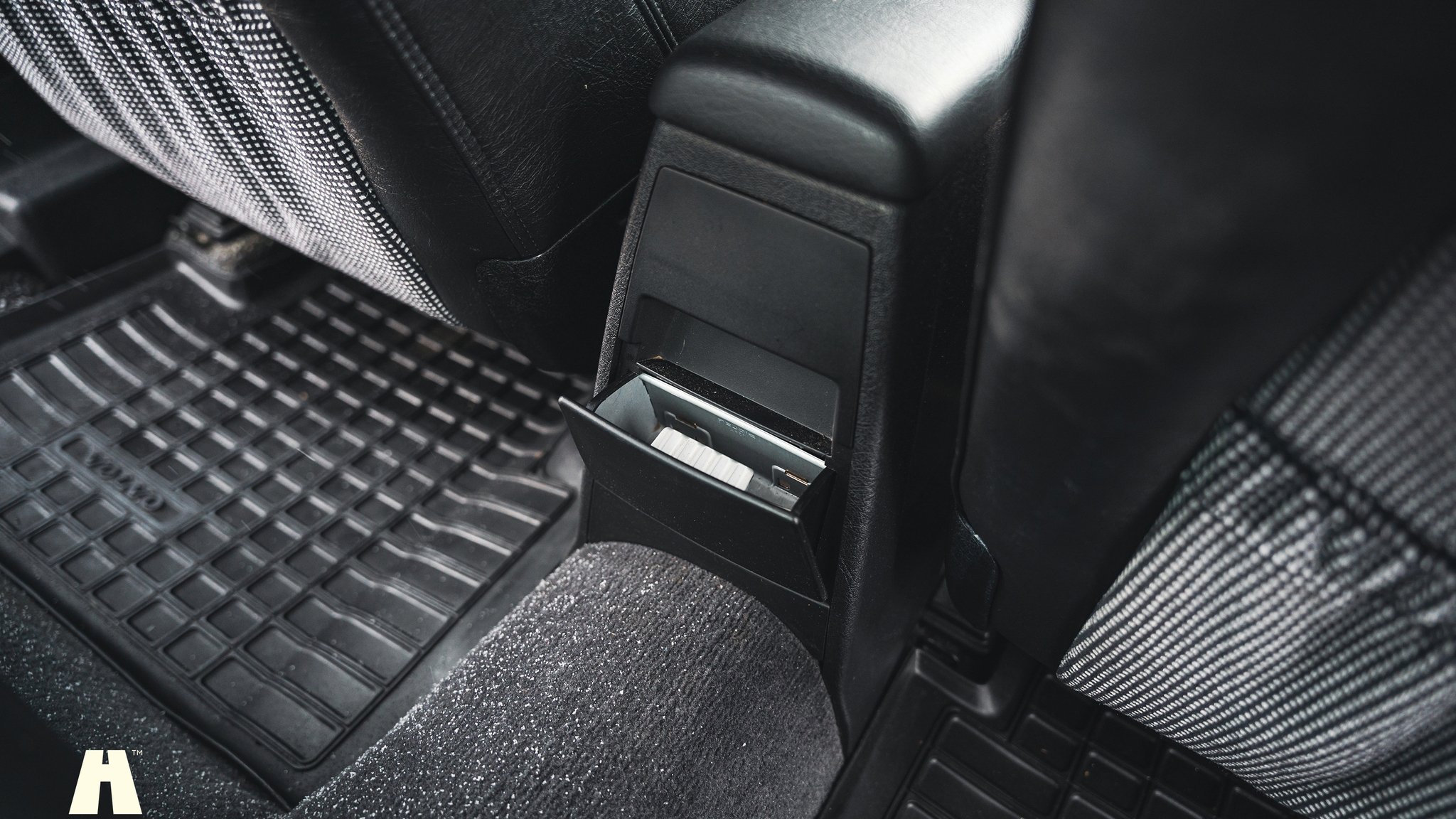 Interior image of 1995 Volvo 940 SE