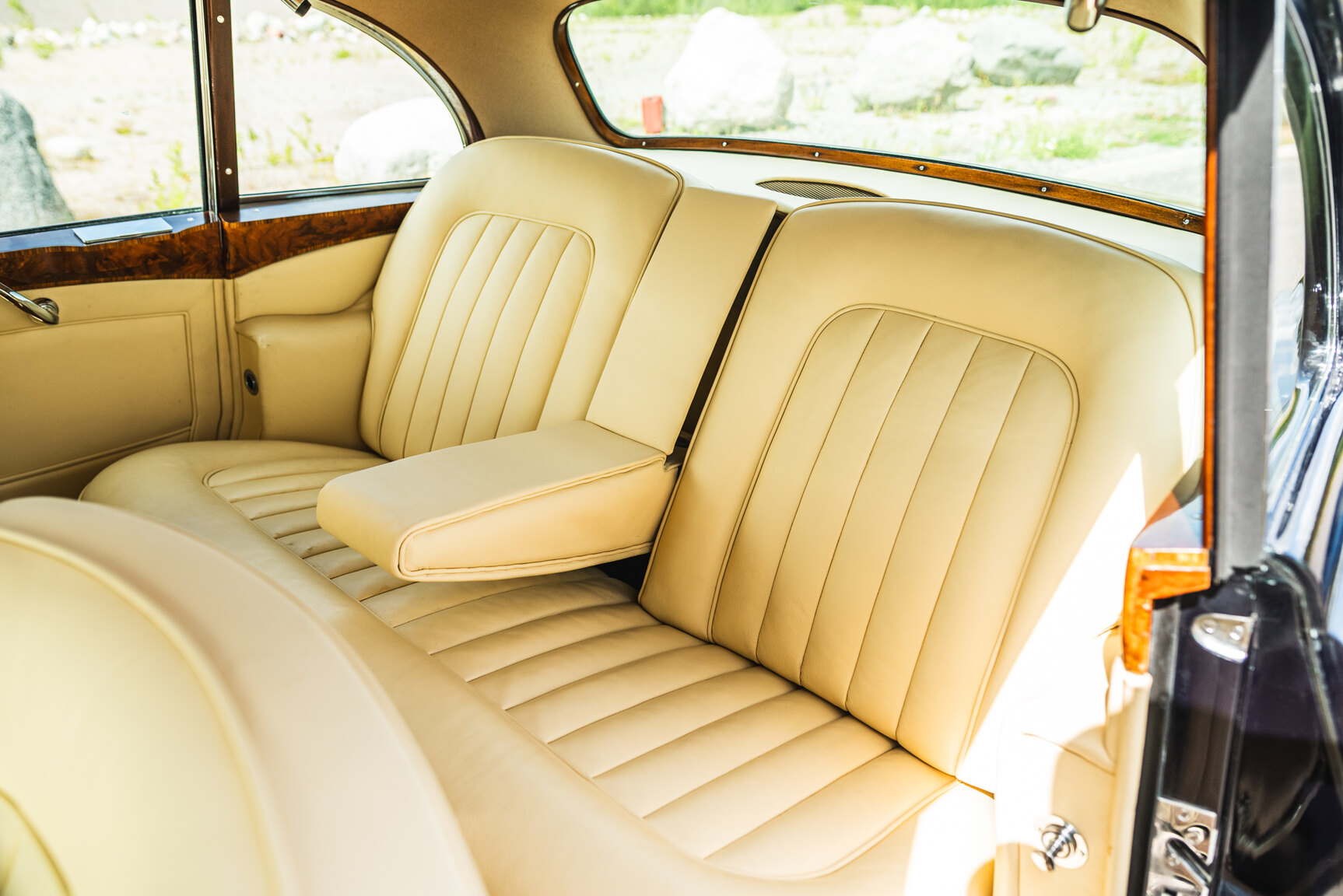 Interior image of 1960 Bentley S2 Continental 