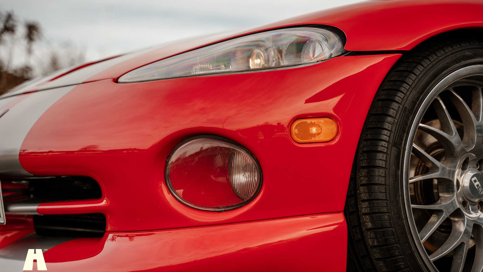 Exterior image of 1997 Dodge Viper GTS