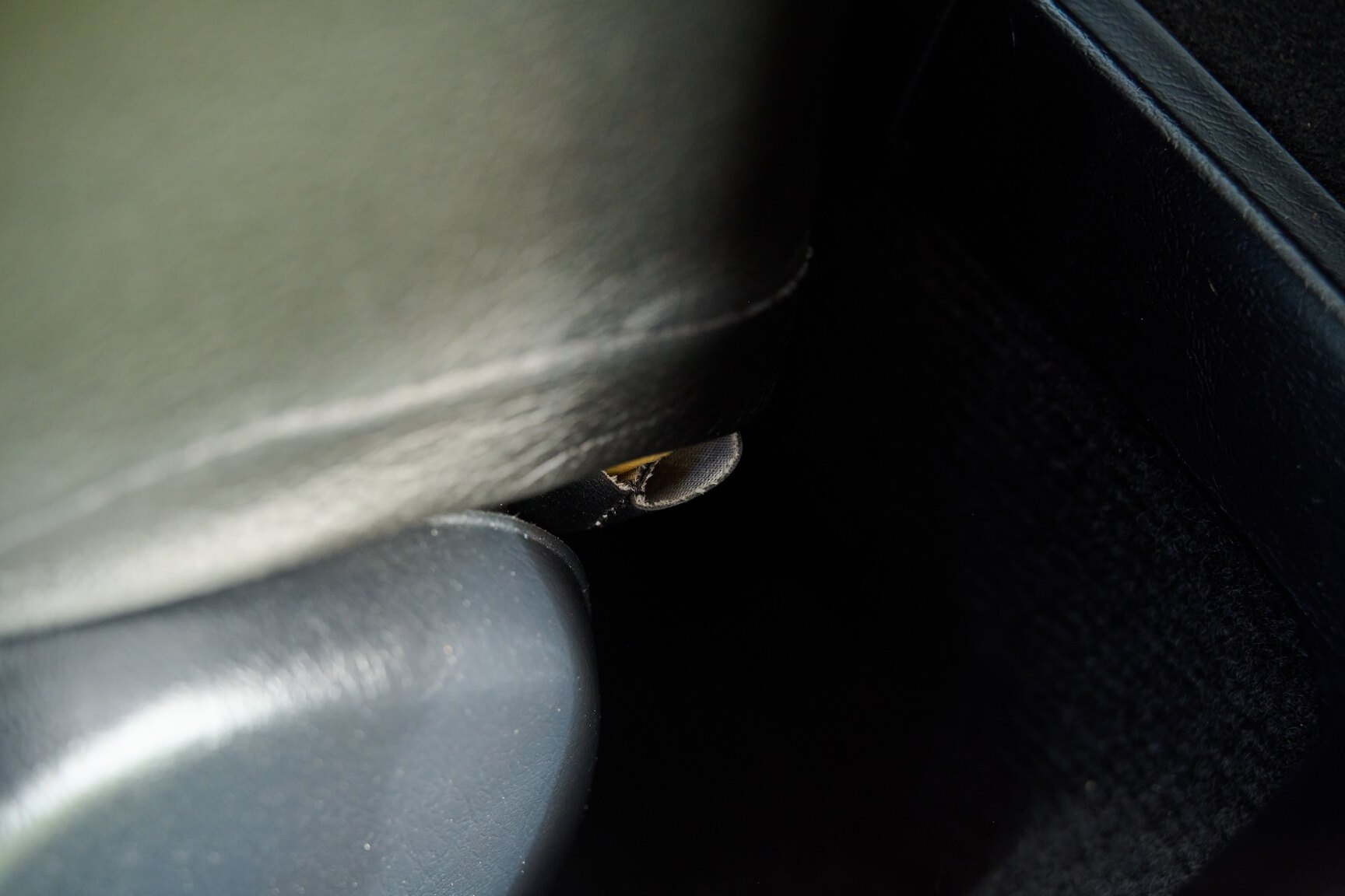 Innenraumfoto von 1999 Toyota MR2 2.0 Turbo