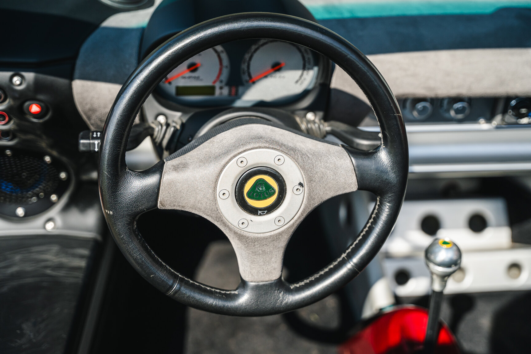 Innenraumfoto von 2001 Lotus Elise 111