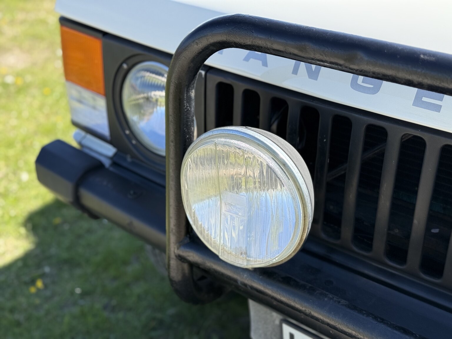 Exterior image of 1985 Land Rover Range Rover 3.5 V8
