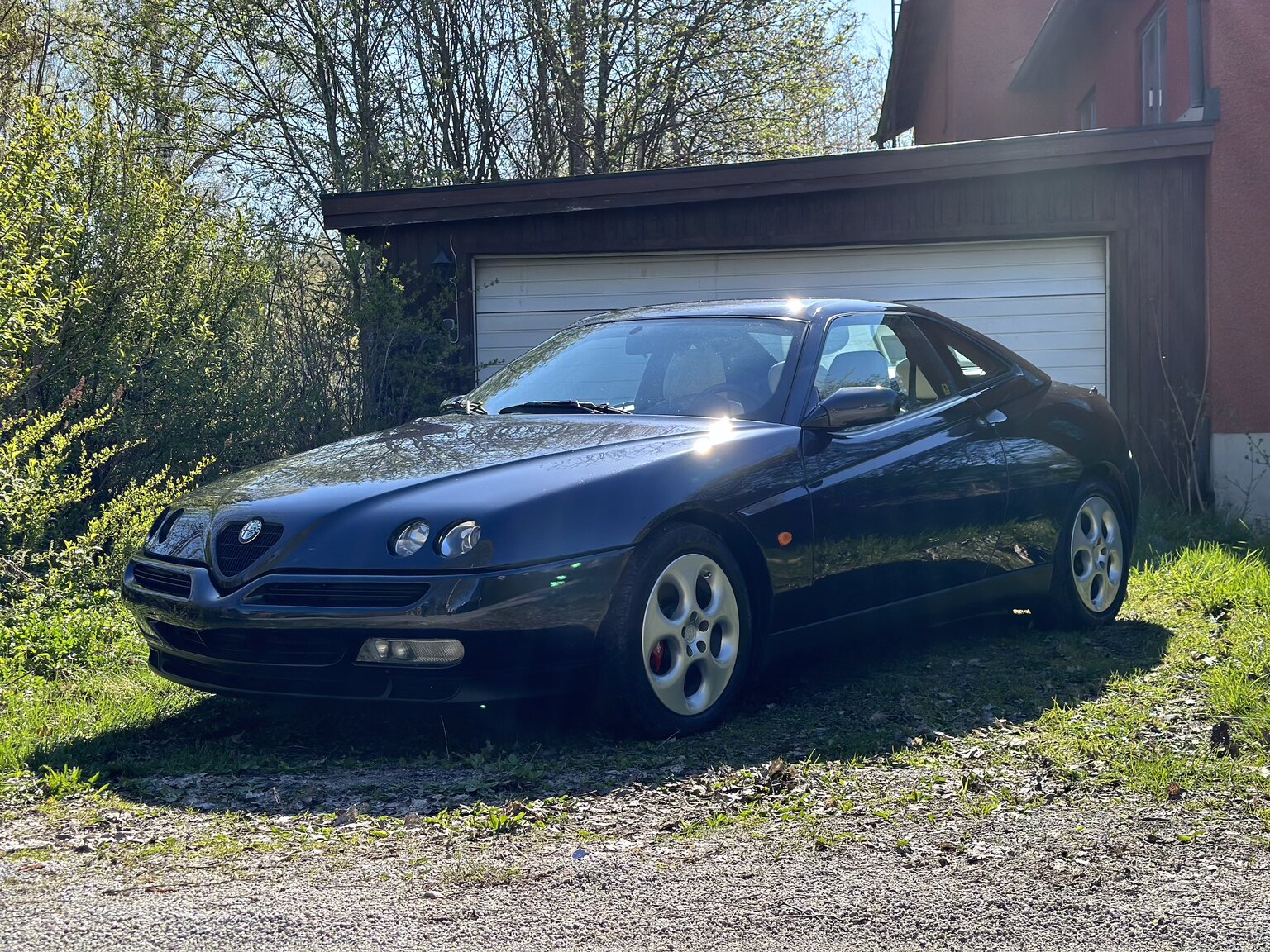 Exterior image of 1997 Alfa Romeo GTV 3.0