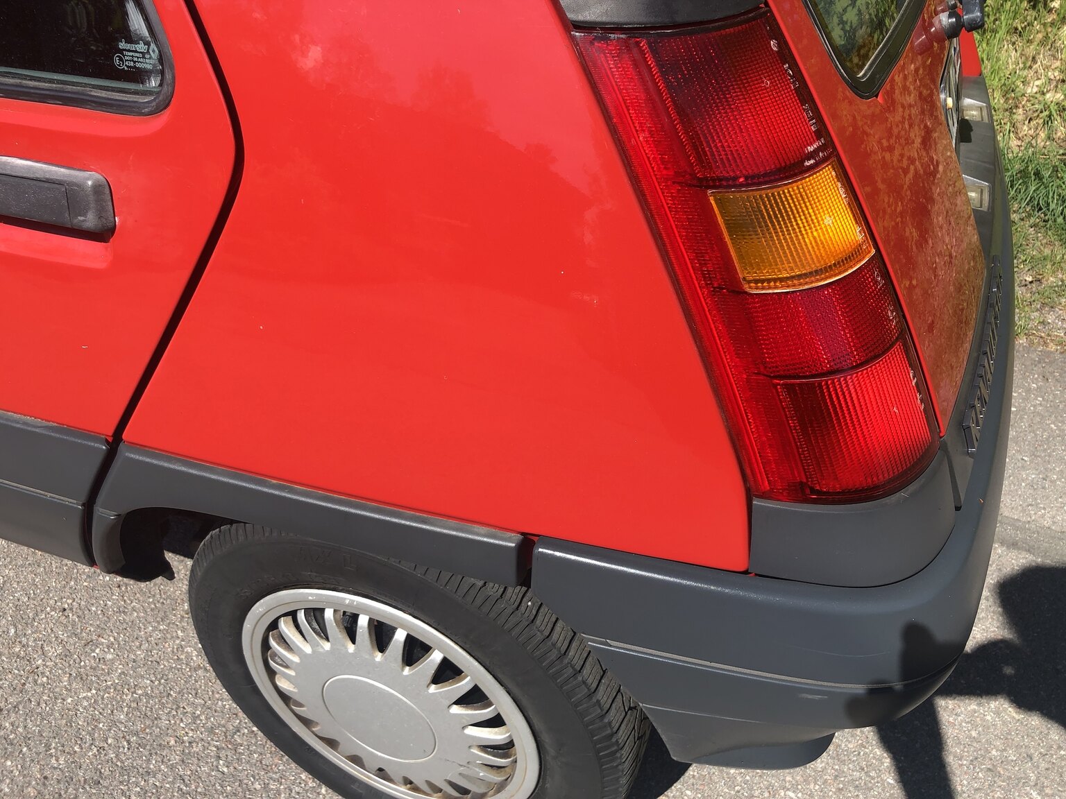 Exterior image of 1990 Renault 5 (21)