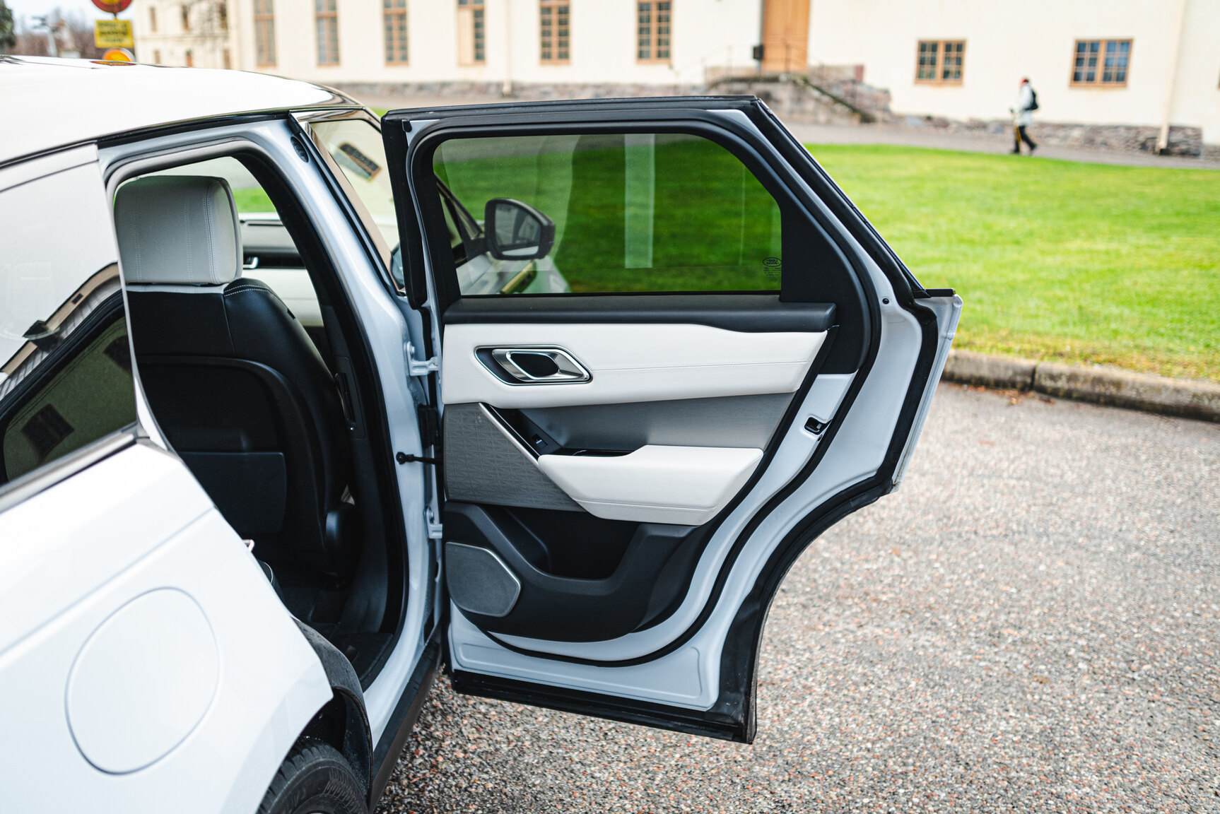 Interior image of 2018 Range Rover Velar D300 AWD HSE