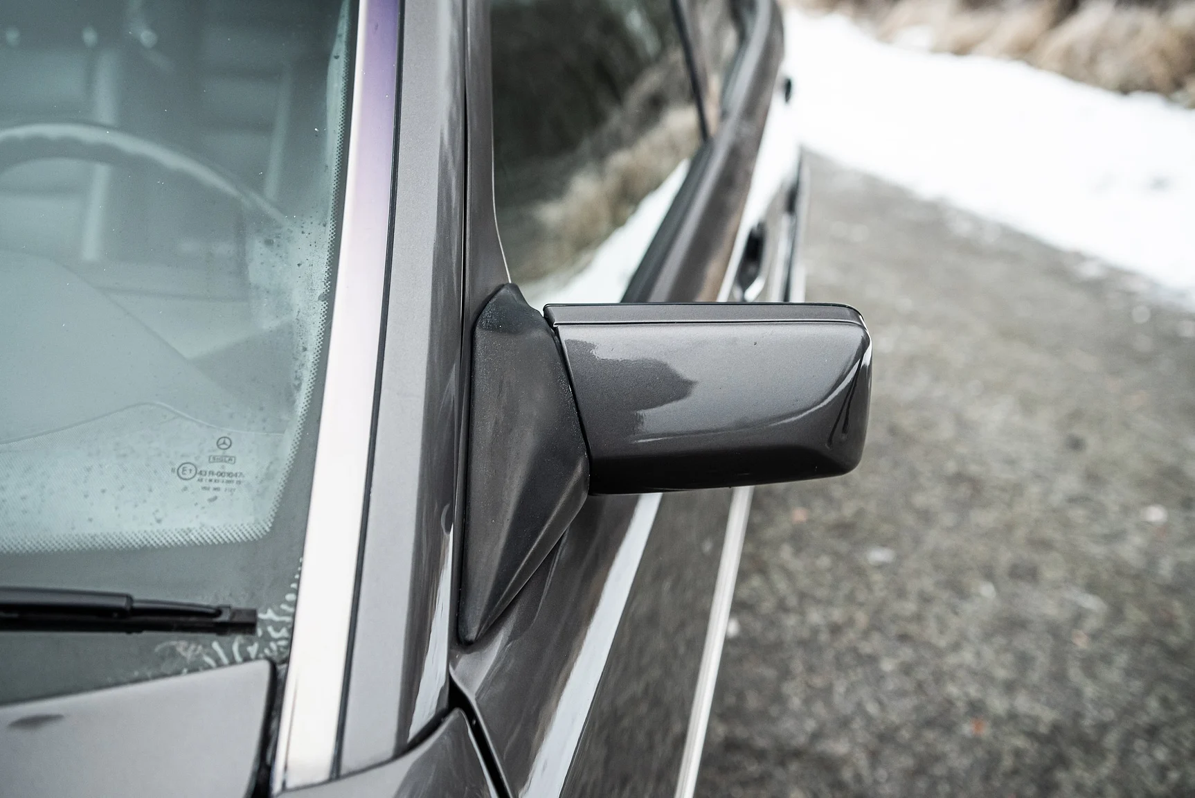 Exterior image of 1993 Mercedes-Benz E 320 "AMG" (31)