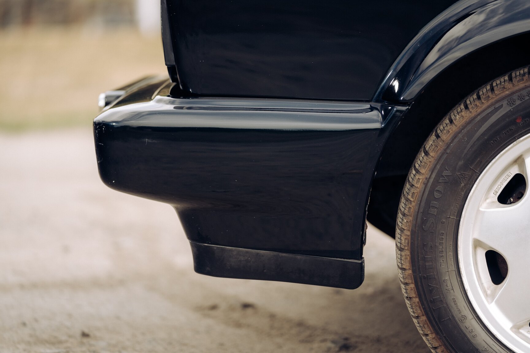 Exterior image of 1991 VW Golf Cabriolet "Etienne Aigner Edition"