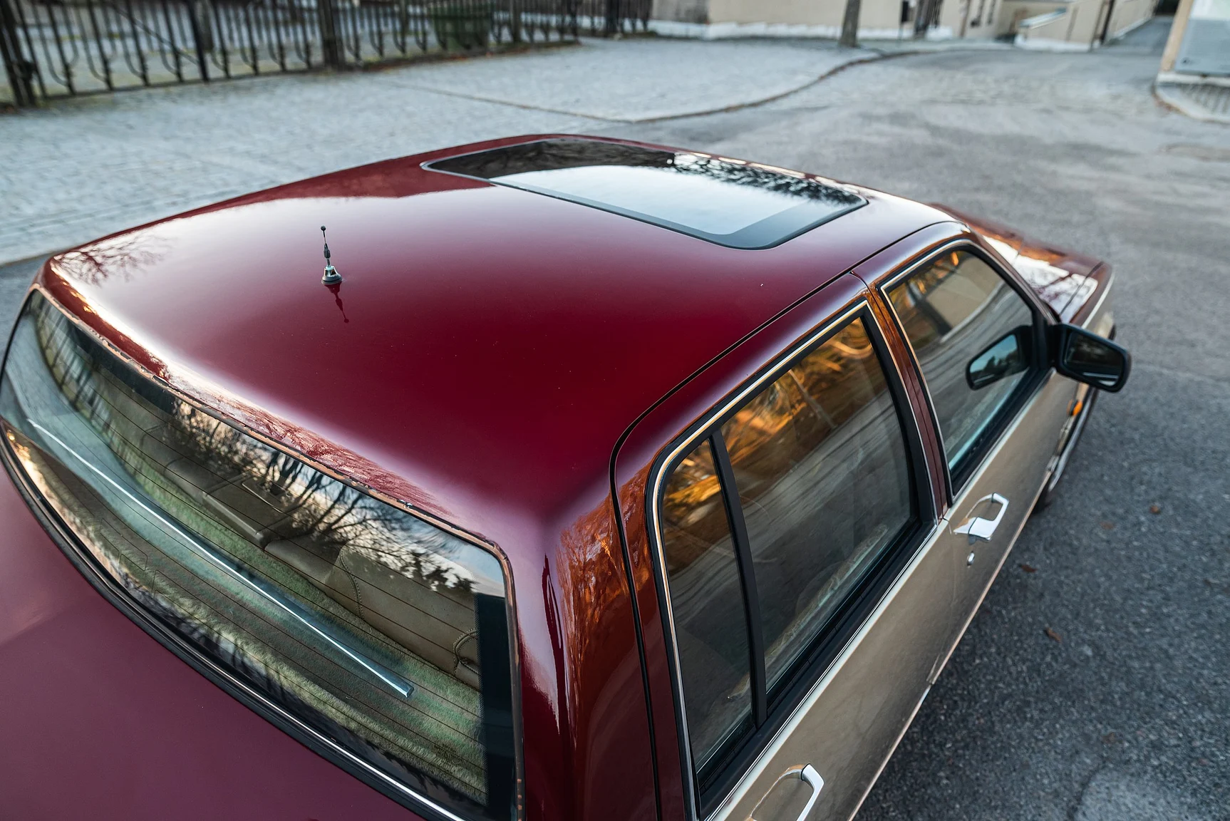 Exterior image of 1989 Cadillac Seville (20)