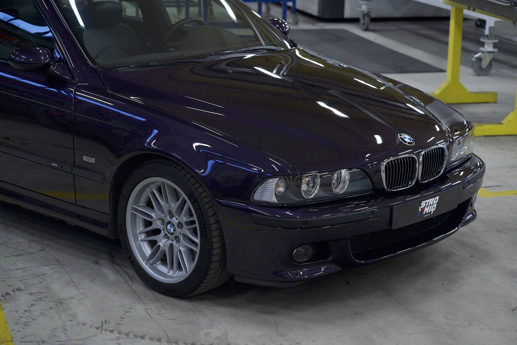 Exteriörbild på 2002 BMW M5 E39 (85)