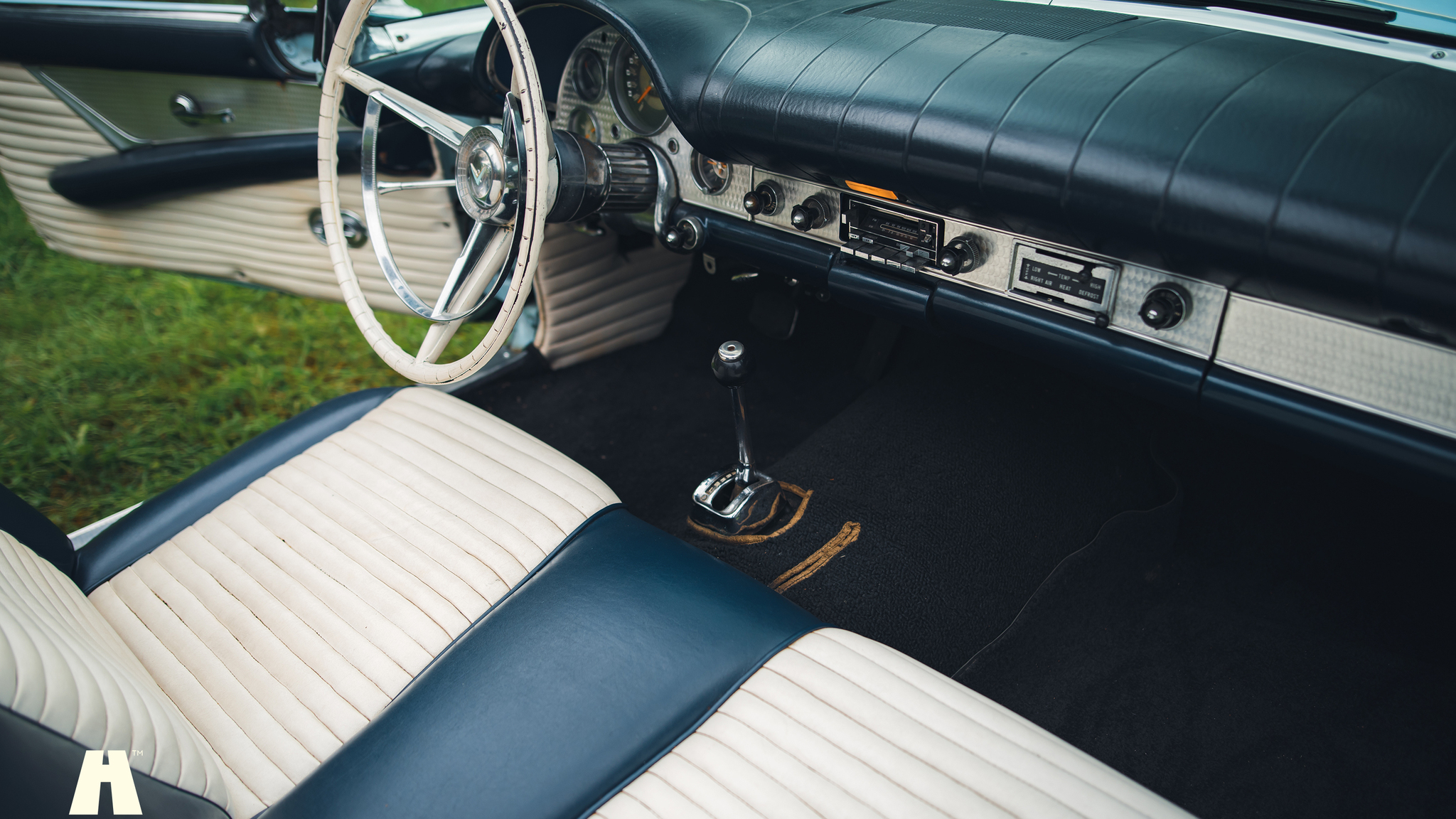 Interiörbild 1957 Ford Thunderbird D-Code