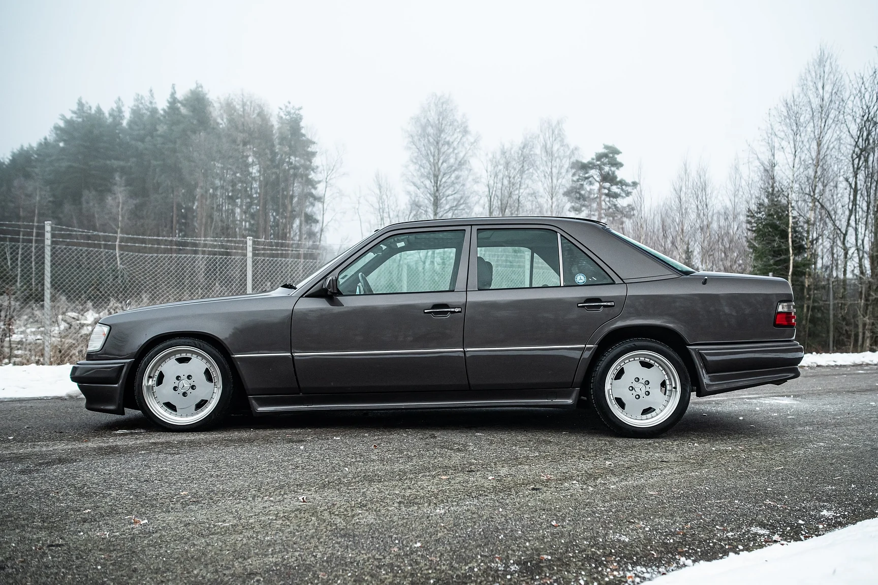 Exterior image of 1993 Mercedes-Benz E 320 "AMG" (8)