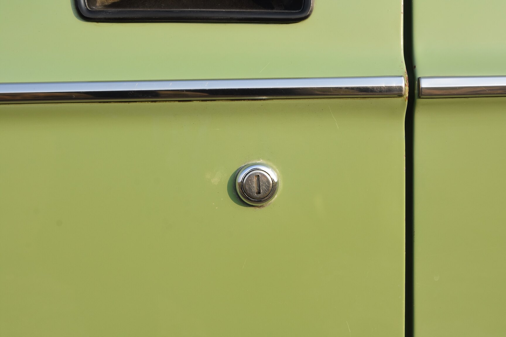 Exterior image of 1975 Volvo 242