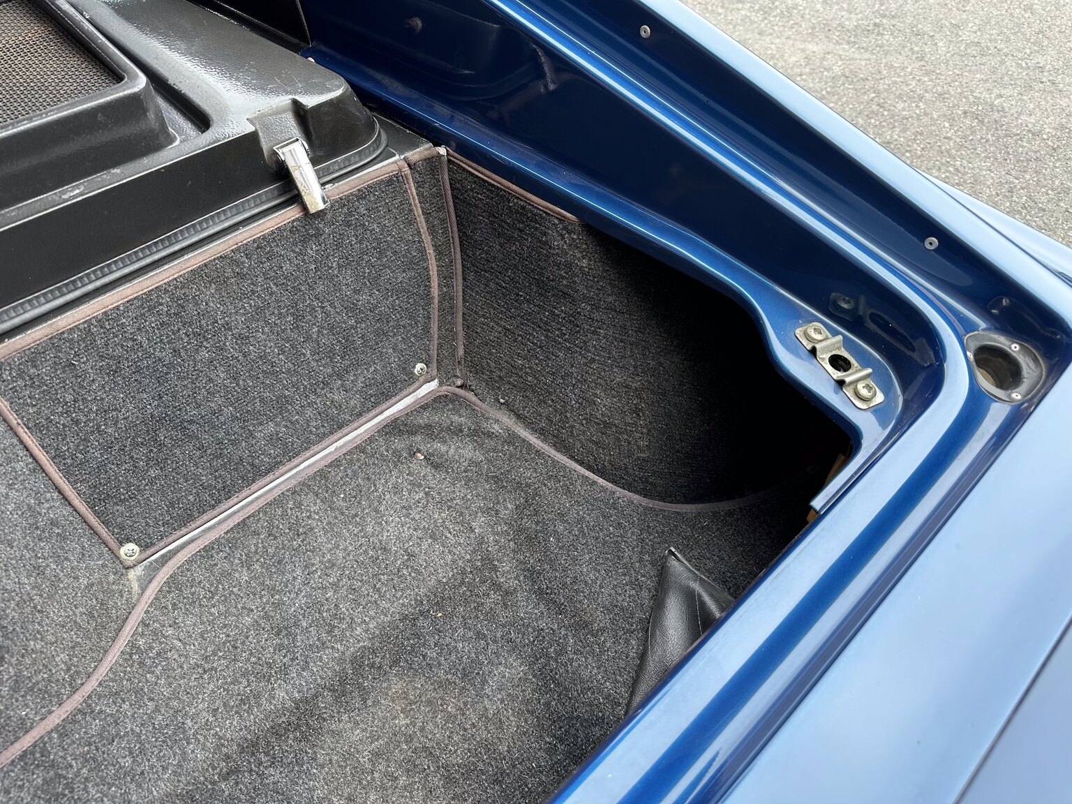 Interior image of 1987 Lotus Esprit Turbo HCi (39)