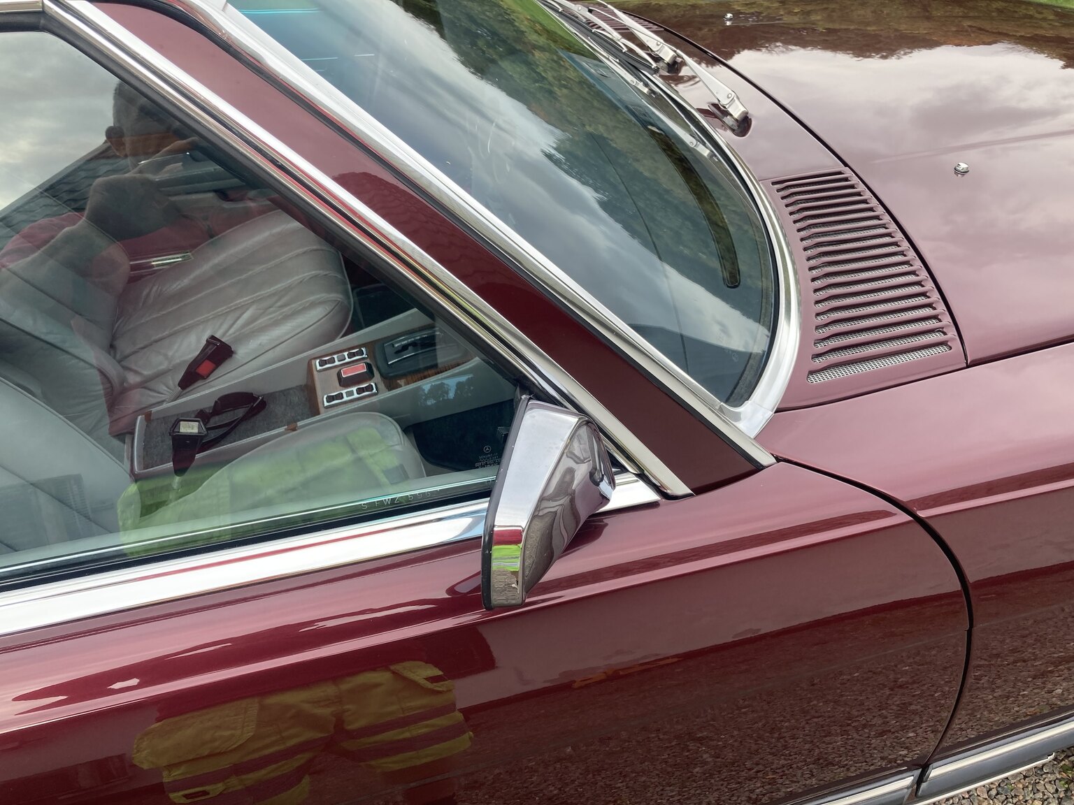 Exterior image of 1973 Mercedes-Benz 450 SLC