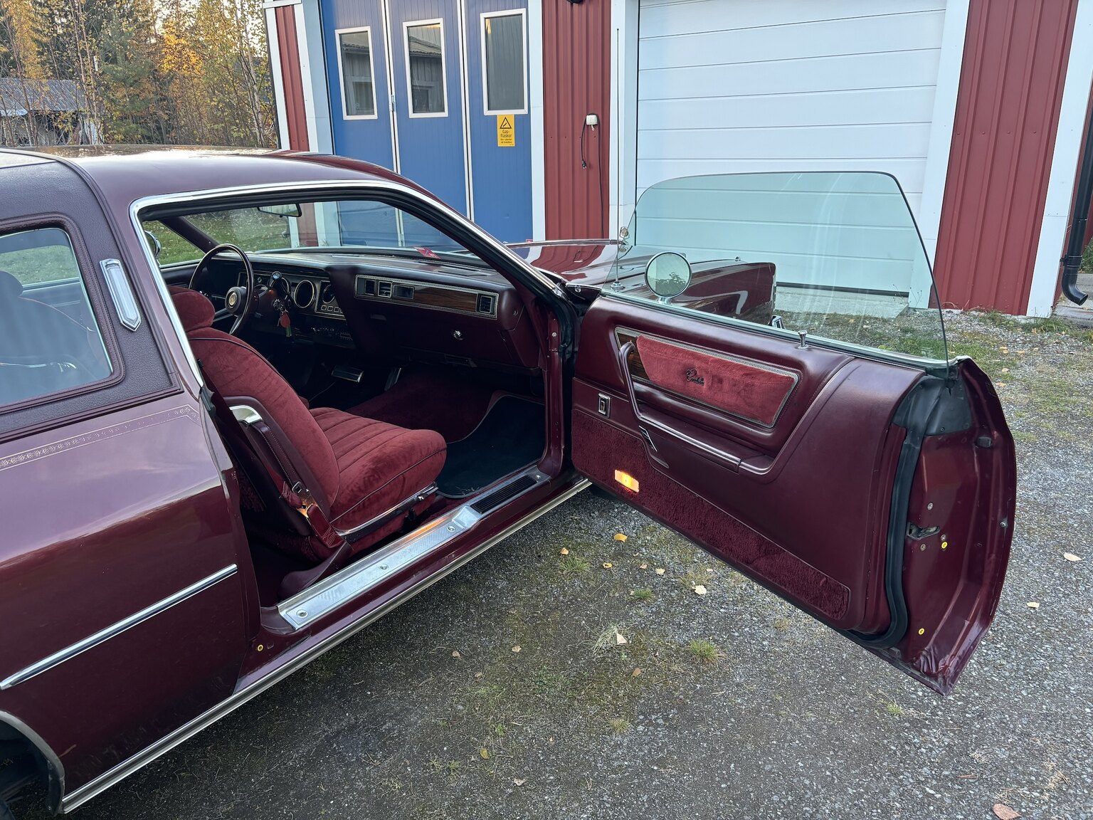 Interiörbild 1976 Chrysler Cordoba