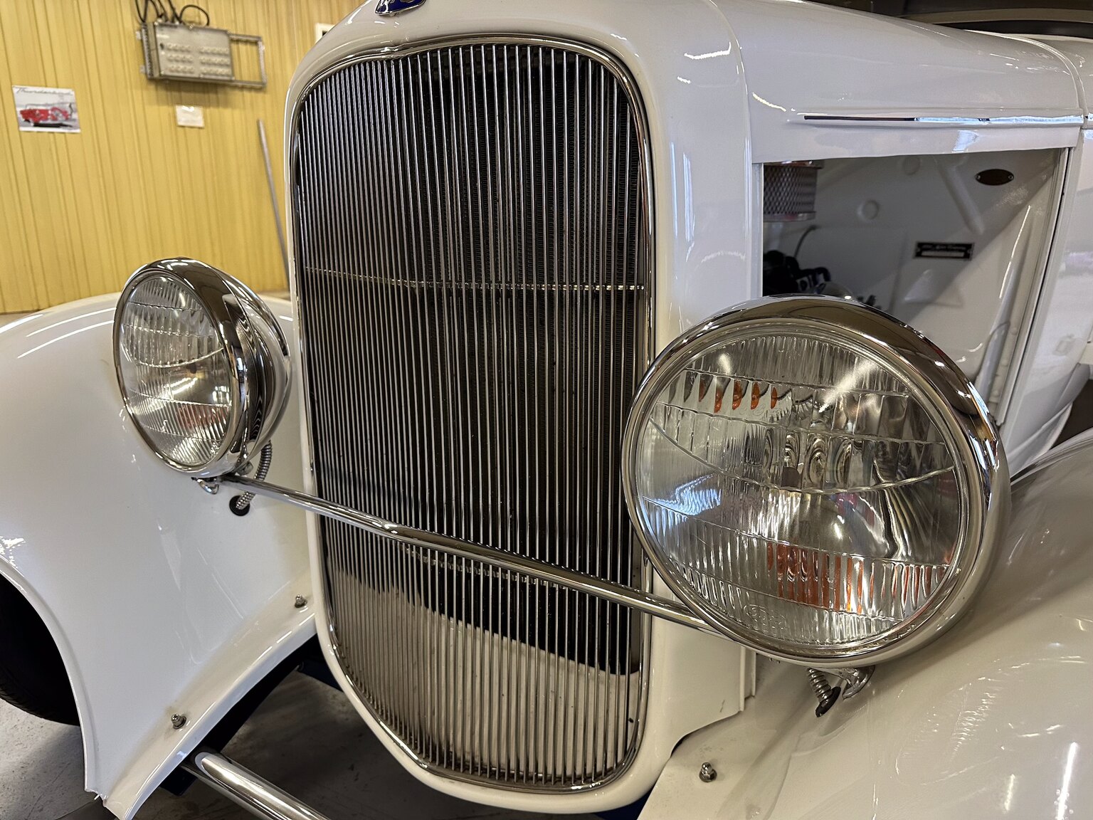 Exterior image of 1932 Custom Ford Rod White Ice