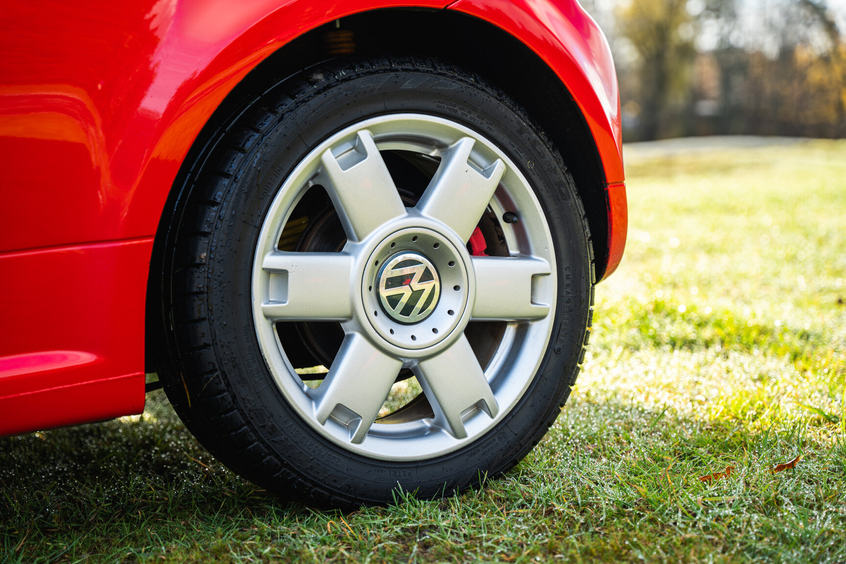 Exterior image of 2001 VW Lupo GTI