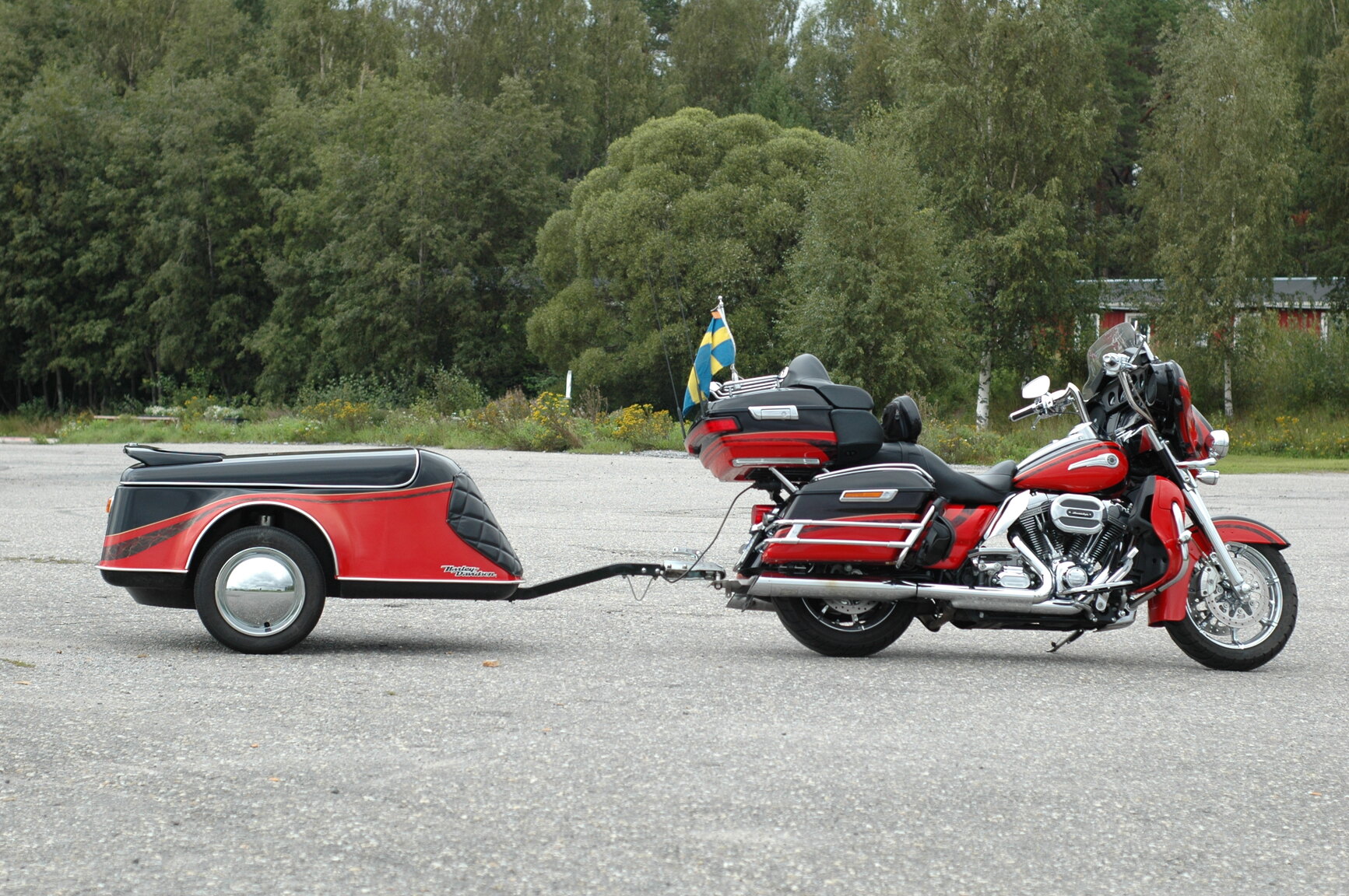 Exterior image of 2016 Harley-Davidson Ultra Limited CVO