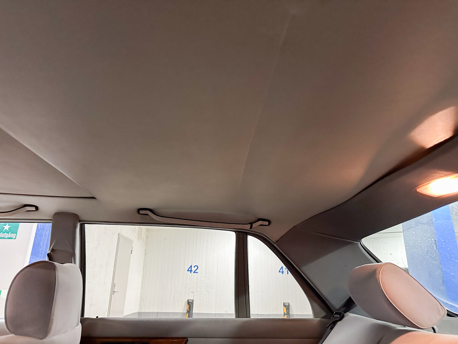 Interior image of 1985 Mercedes-Benz 500 SEL