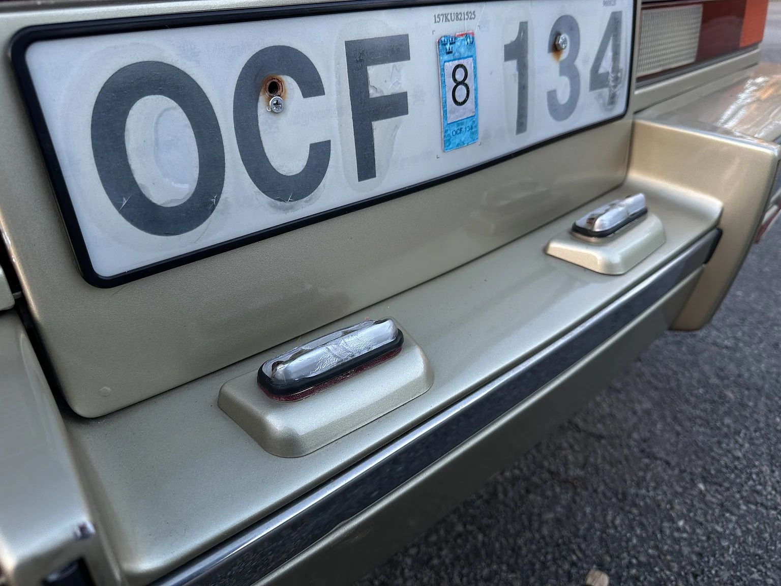 Exterior image of 1989 Cadillac Seville (103)