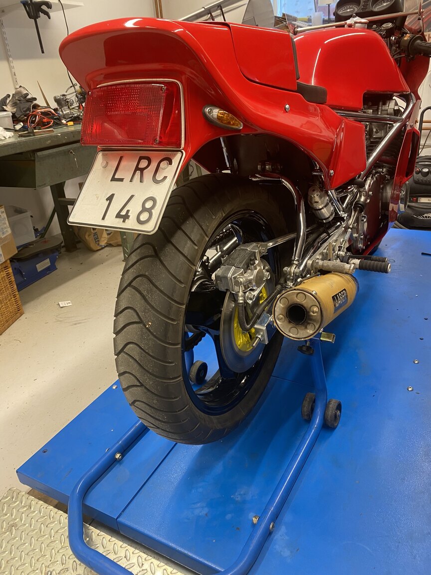Exterior image of 1983 Nico Bakker Suzuki 1100 
