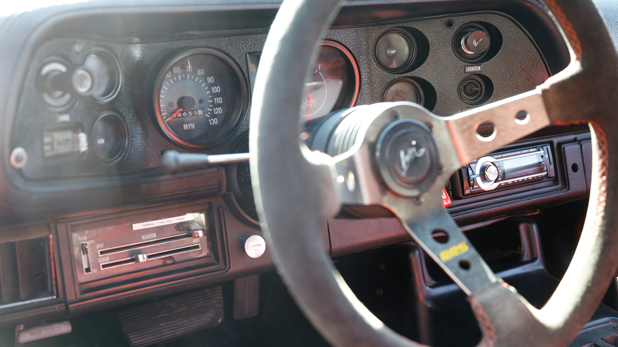 Interior image of 1975 Chevrolet Camaro 307 (7)