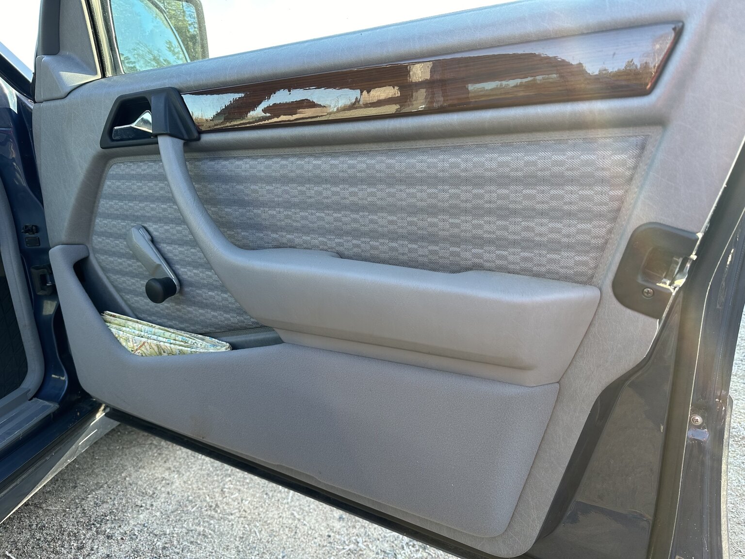 Innenraumfoto von 1991 Mercedes-Benz 230 E 