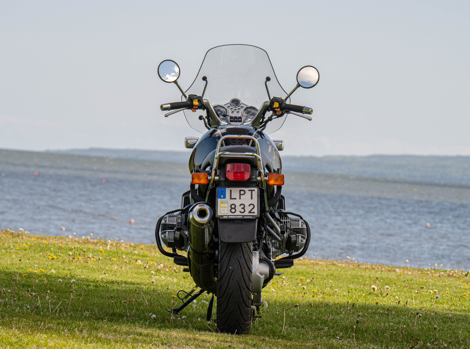 Exteriörbild på 1998 BMW R1100R (7)