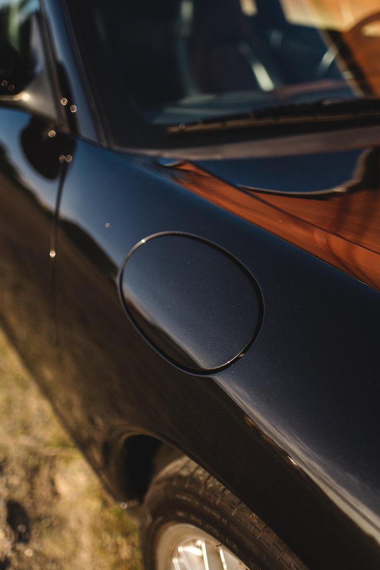 Exterior image of 1998 Porsche 996 Carrera 
