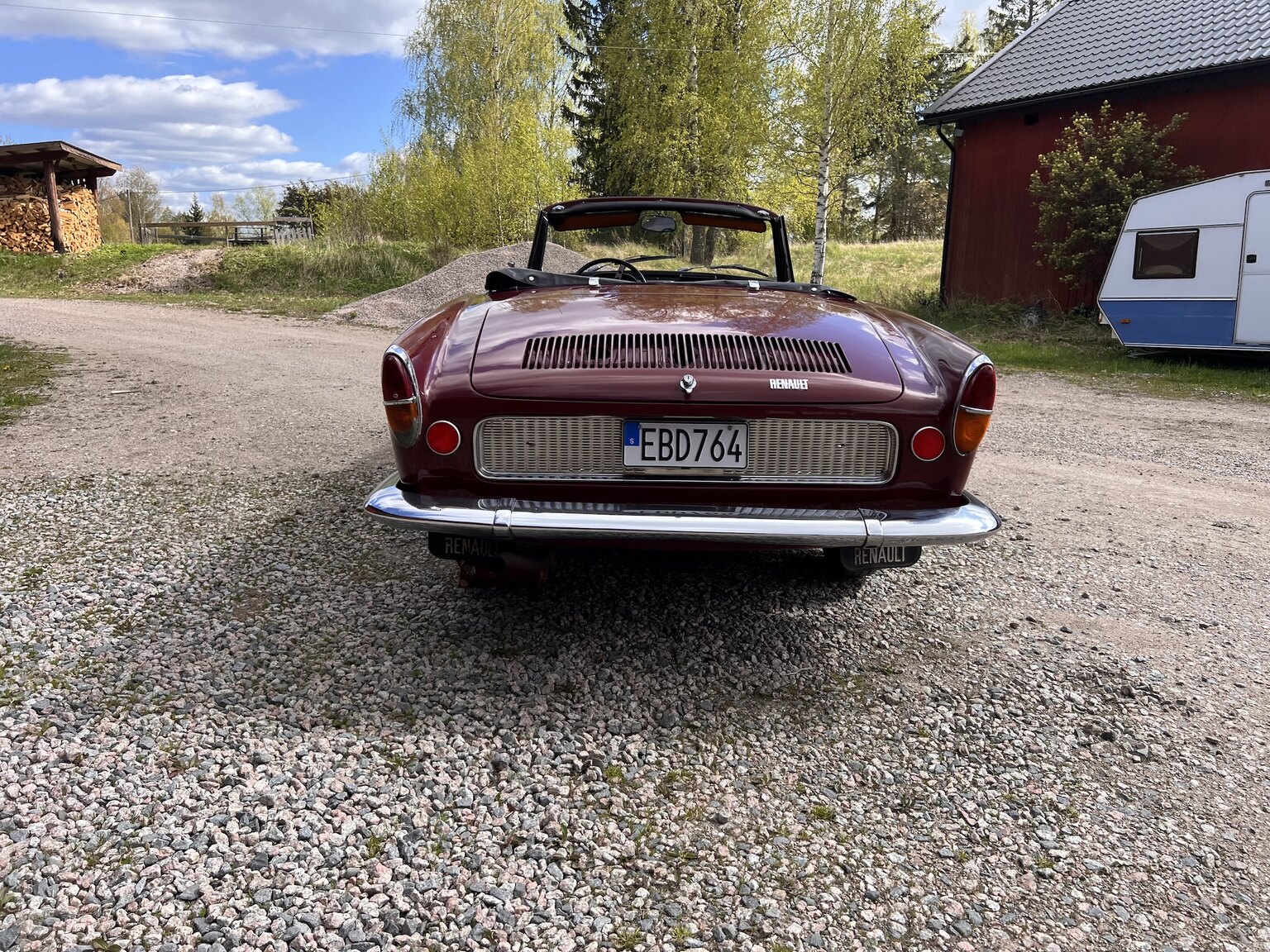 Exterior image of 1967 Renault Caravelle Coupé