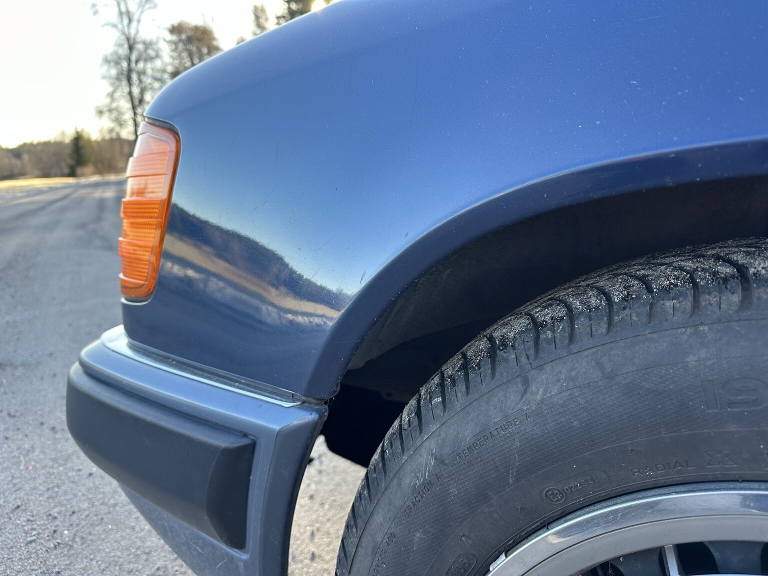 Exteriörbild på 1991 Mercedes-Benz 230 E 