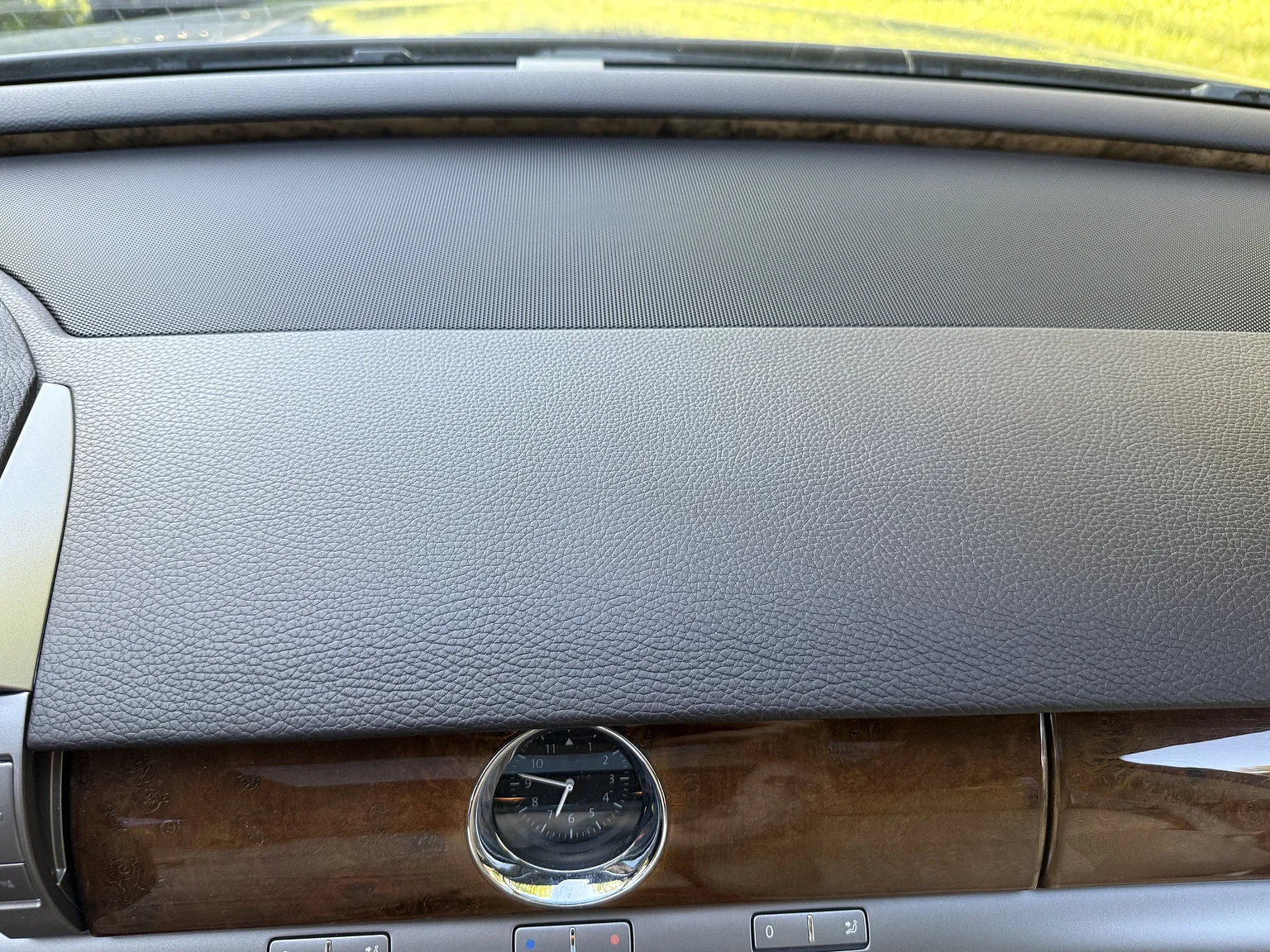 Innenraumfoto von 2009 Volkswagen Phaeton W12 LWB Executive (67)