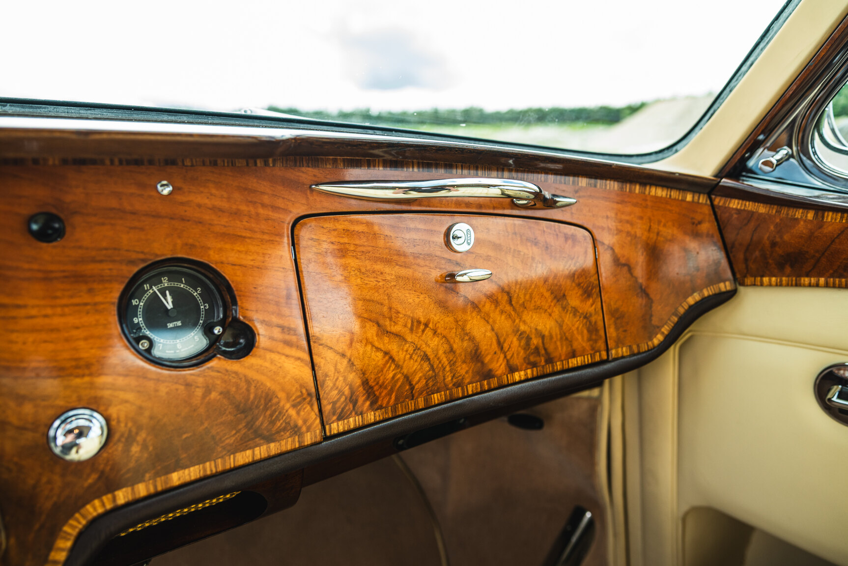 Interior image of 1960 Bentley S2 Continental 