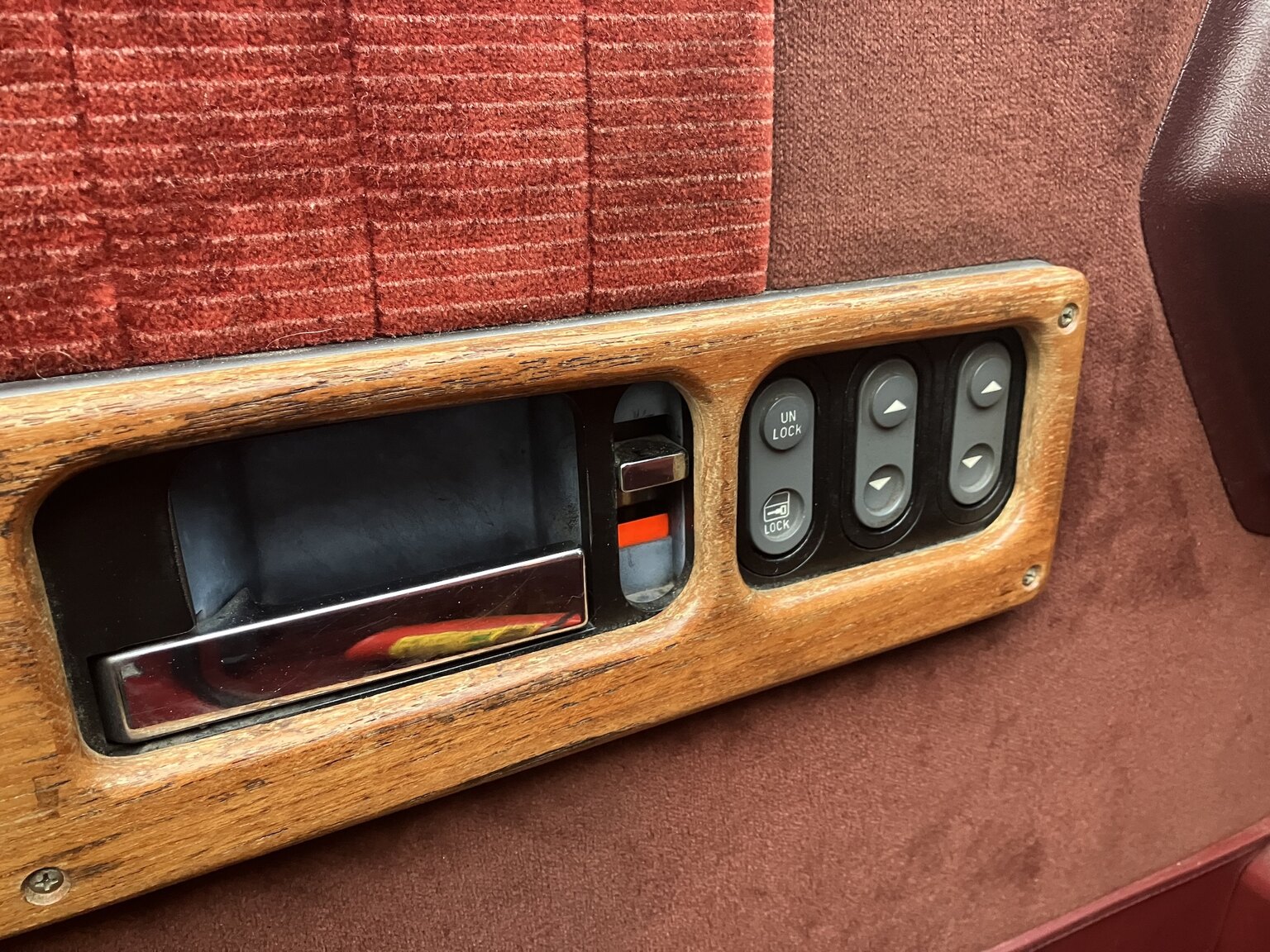 Interior image of 1991 Chevrolet K2500 Extended Cab 5.7 V8 4WD Pickup