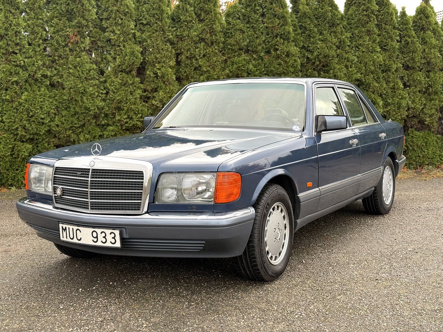 Exteriörbild på 1987 Mercedes-Benz 300 SE
