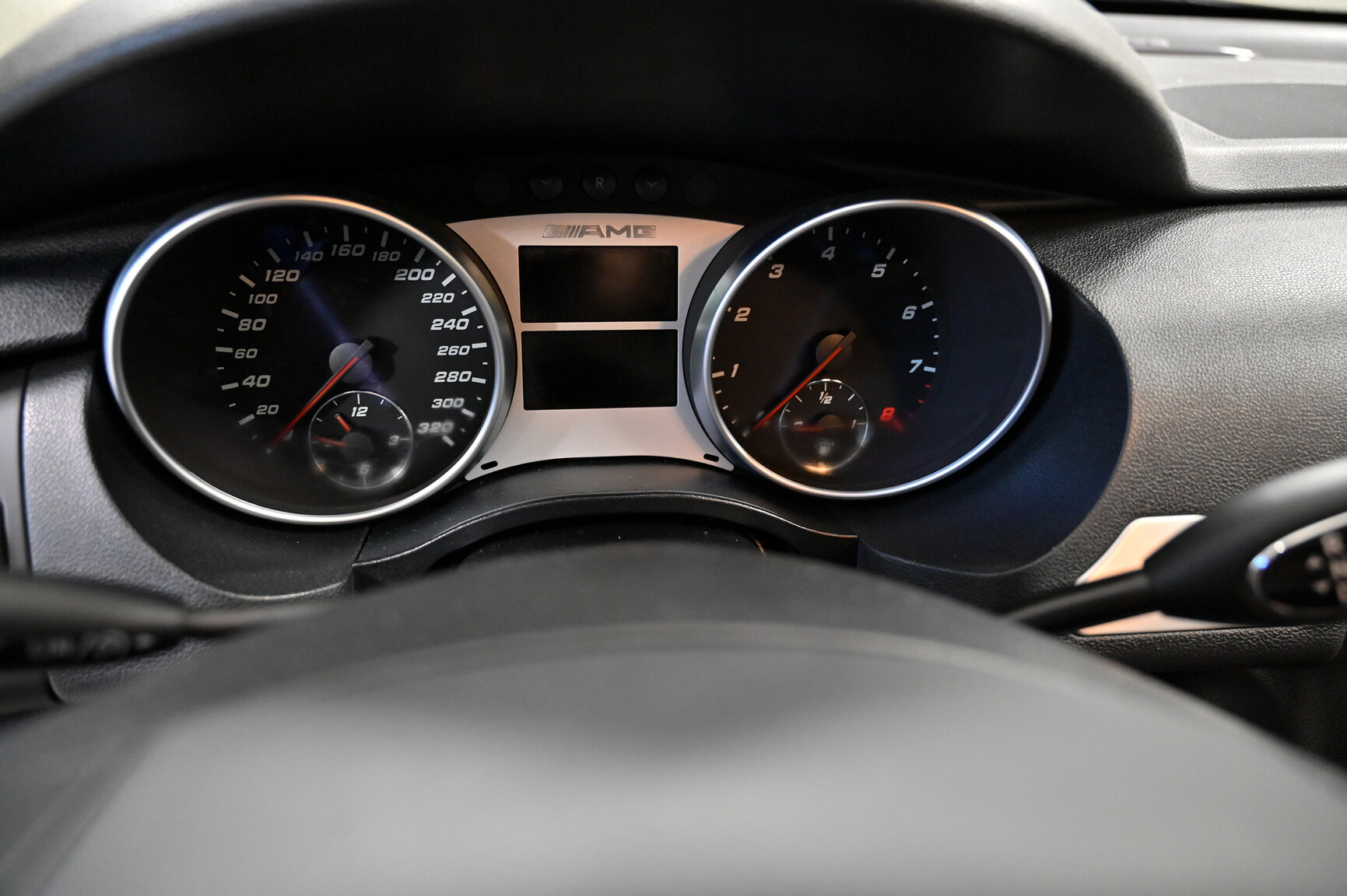 Innenraumfoto von 2006 Mercedes-Benz R 63 AMG