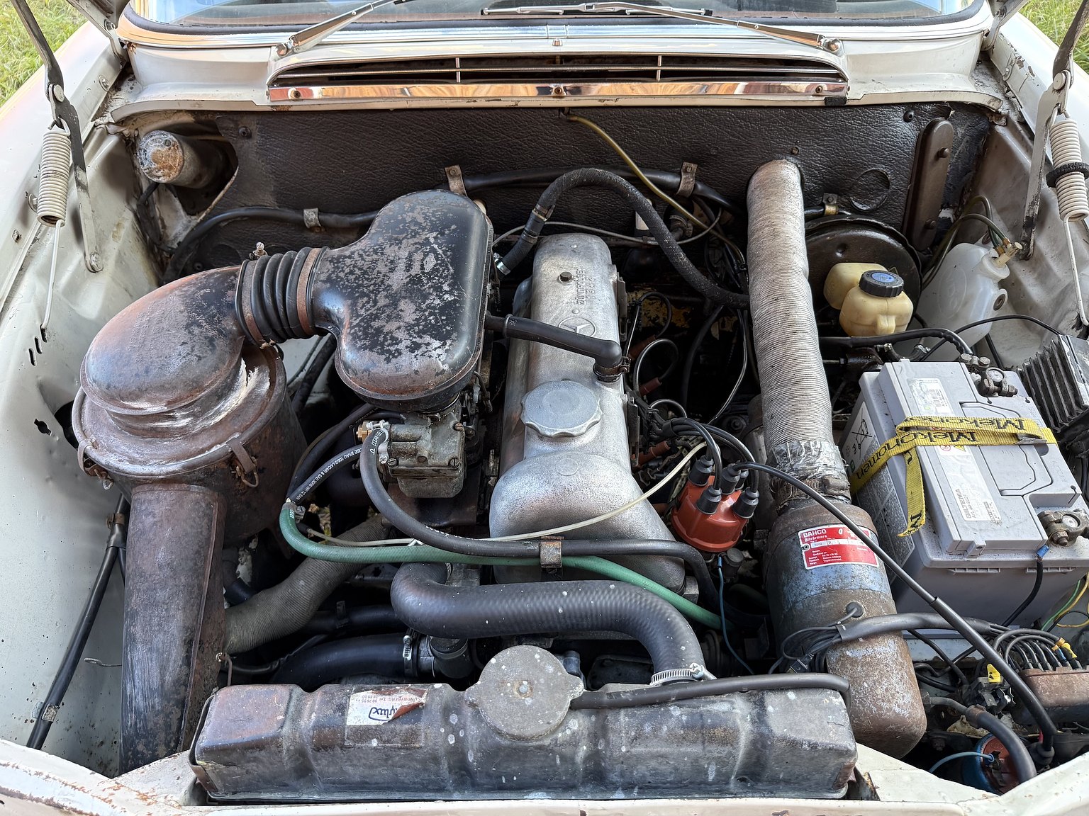 1967 Mercedes-Benz 200, Mekanik