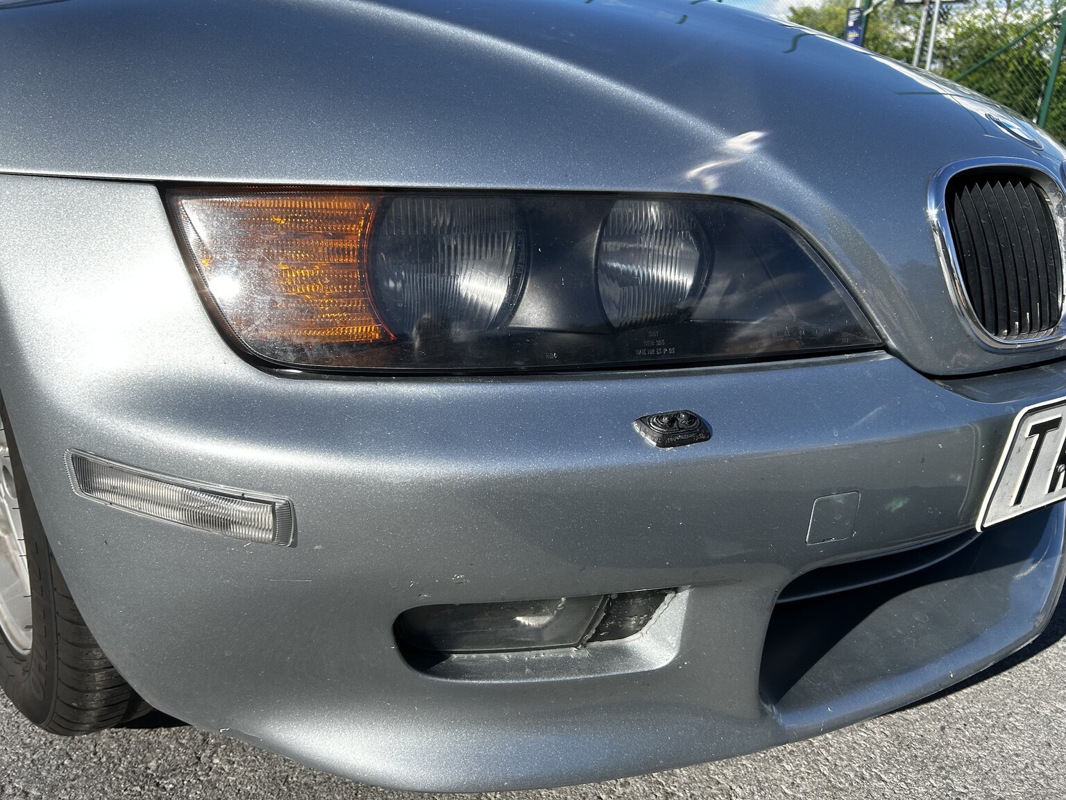 Exterior image of 1999 BMW Z3 2.8i (13)