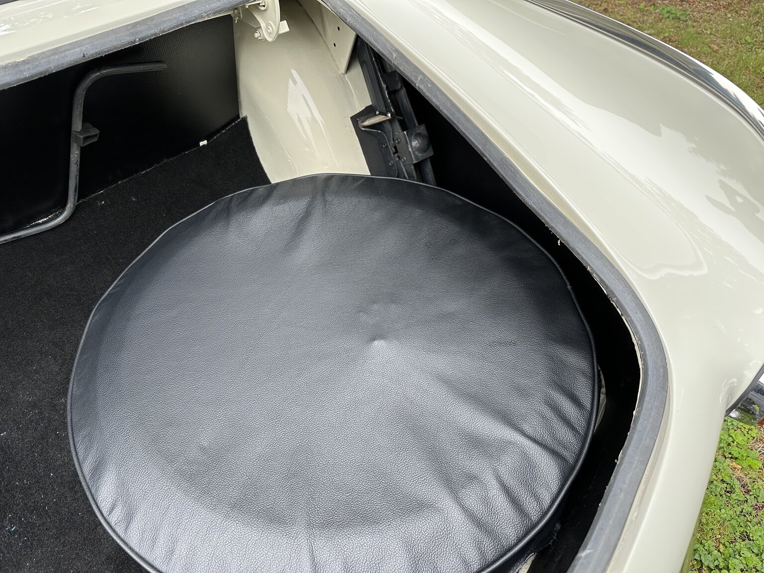 Interior image of 1964 Volvo P 1800 S