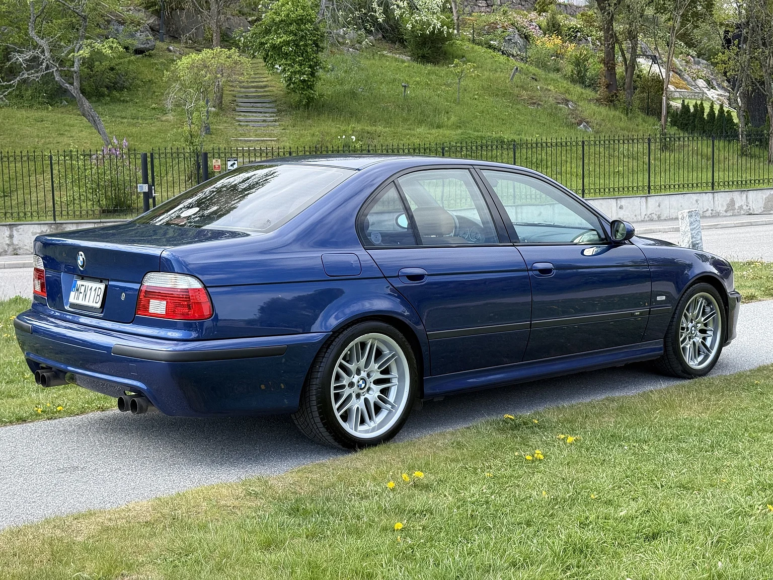 Exterior image of 2001 BMW M5 E39 LCI (46)