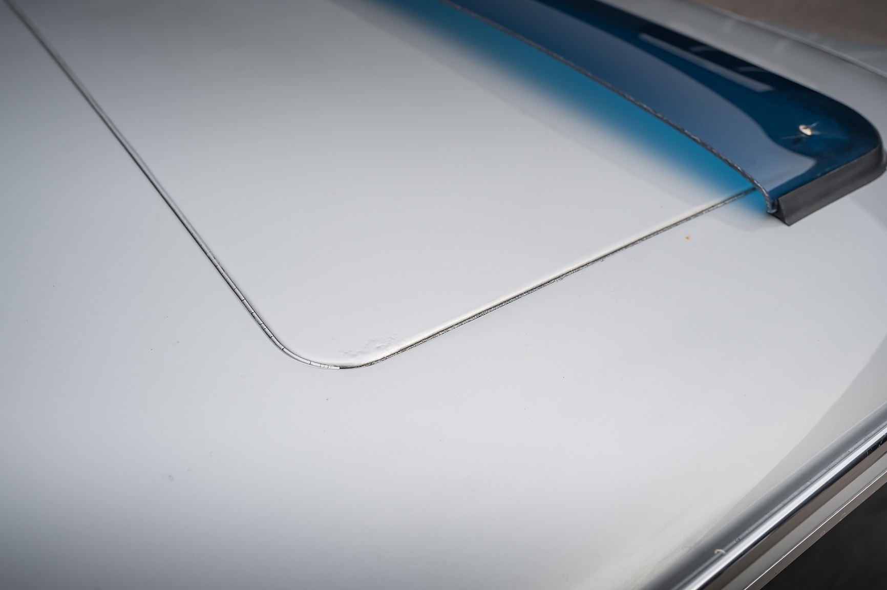 Exteriörbild på 1975 Mercedes-Benz 280 SE 