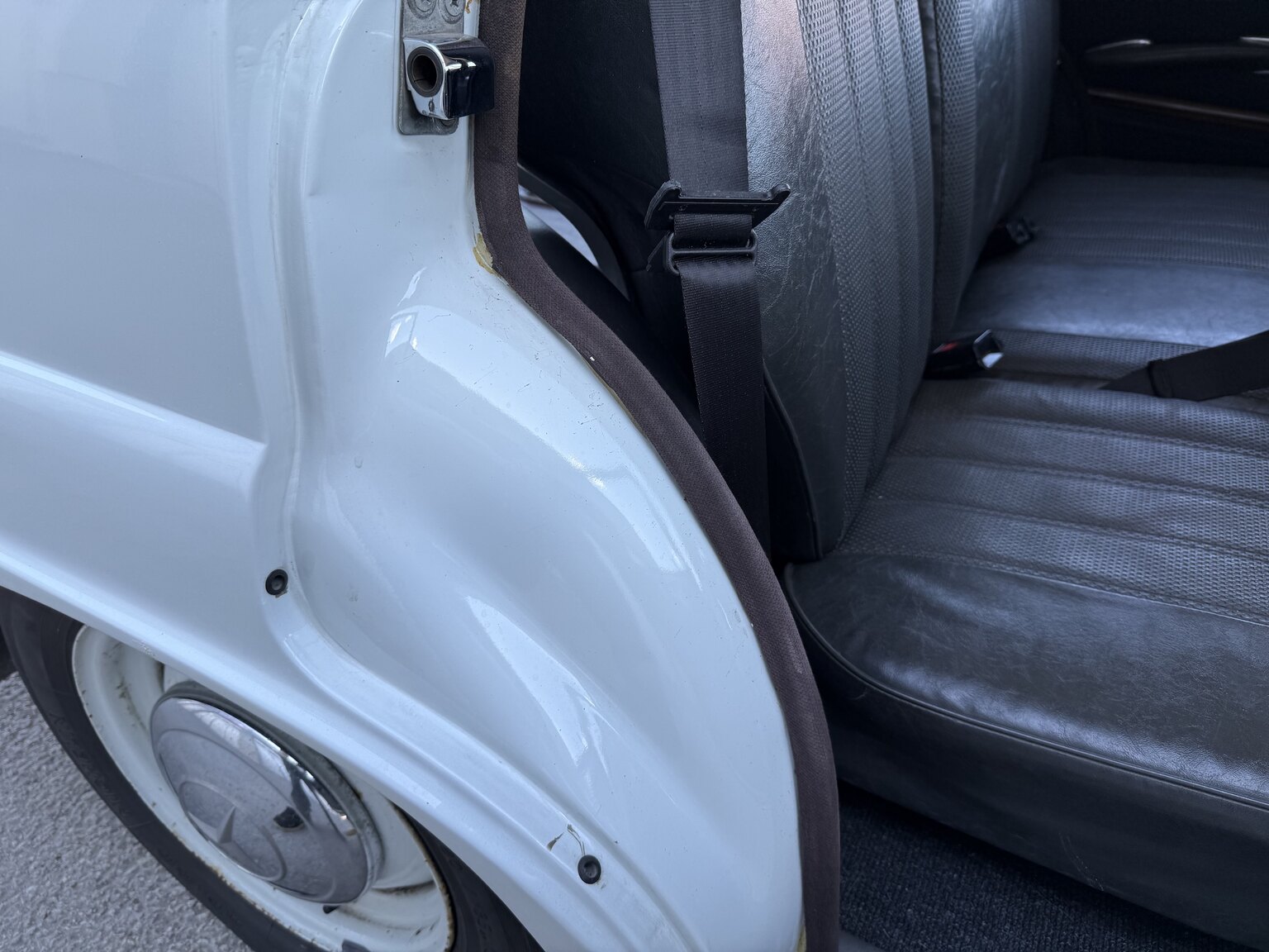 Interior image of 1967 Mercedes-Benz 230 Safari
