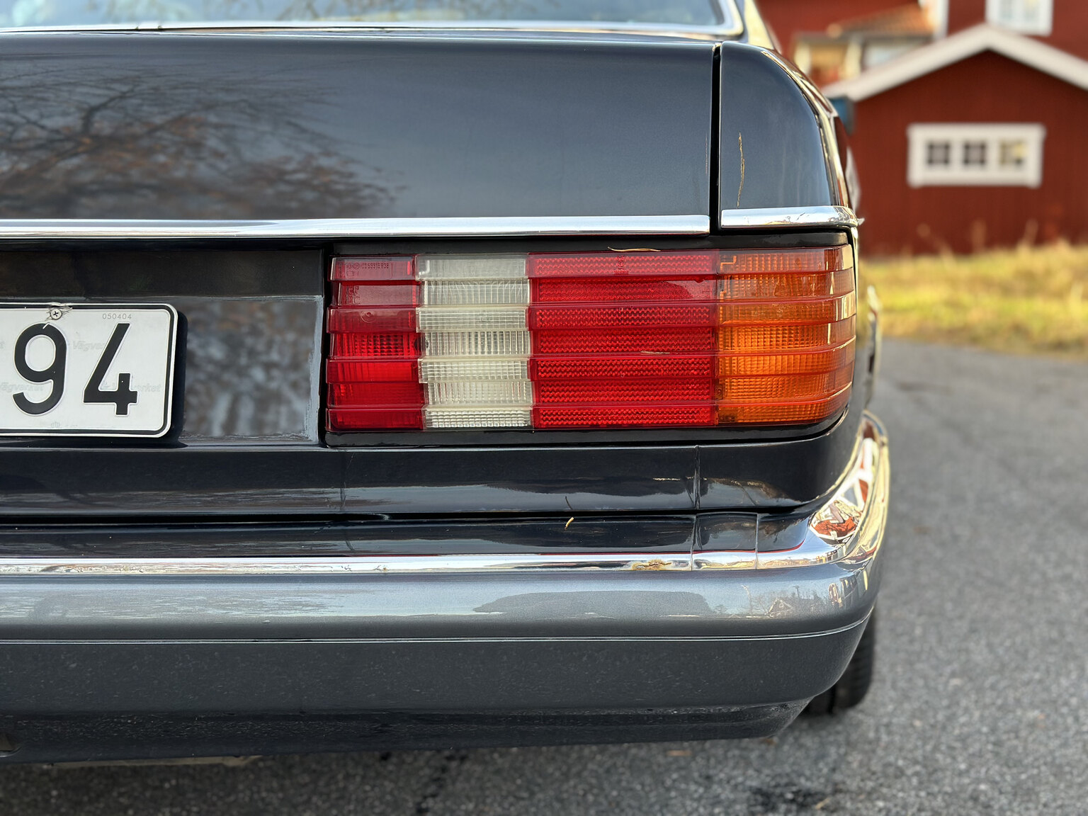 Exteriörbild på 1988 Mercedes 560 SEC