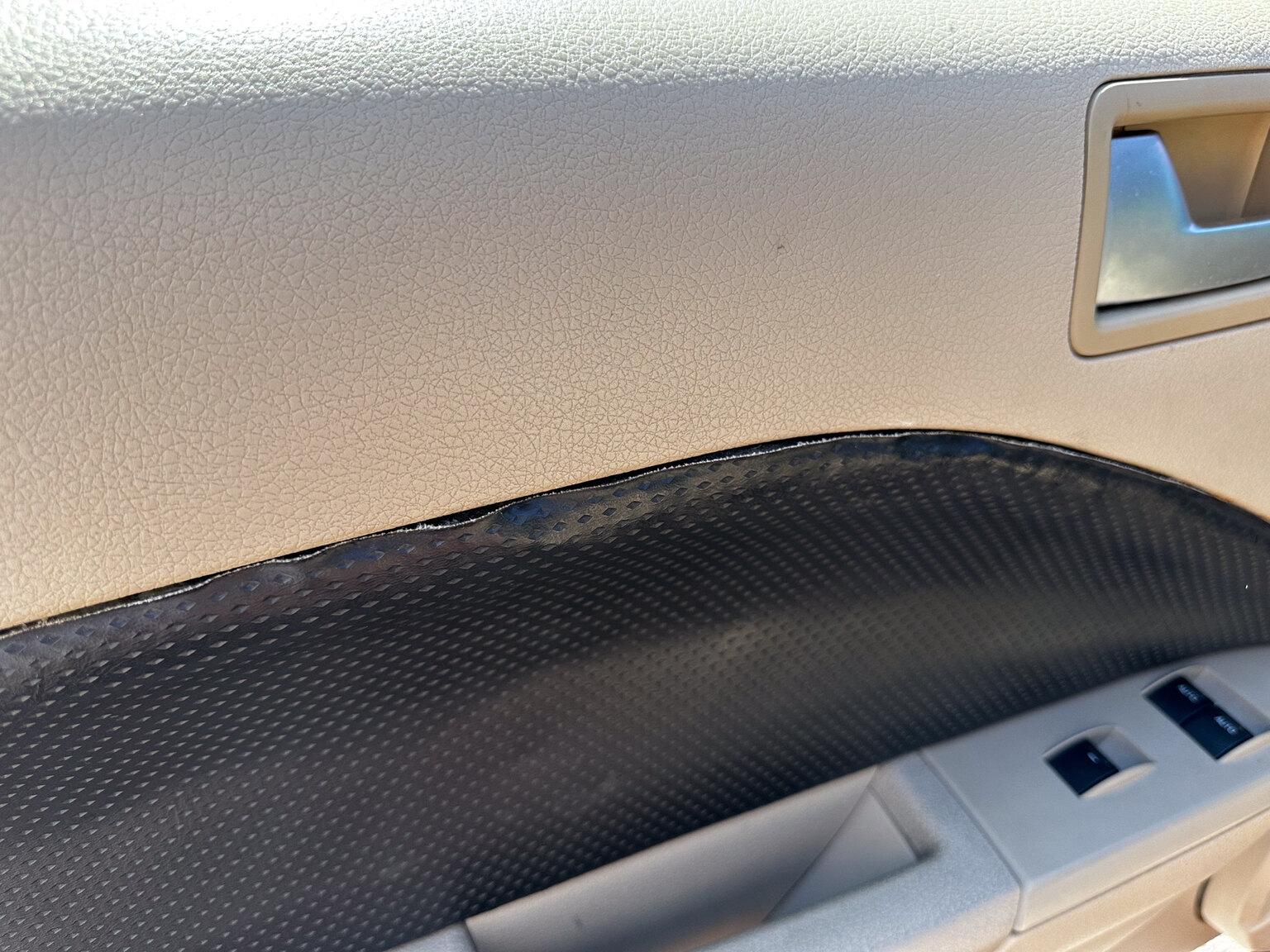 Interior image of 2005 Ford Mustang GT Cabriolet