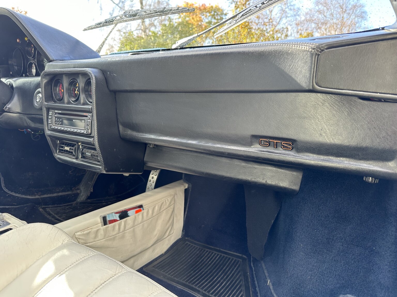 Interior image of 1986 Ferrari 328 GTS