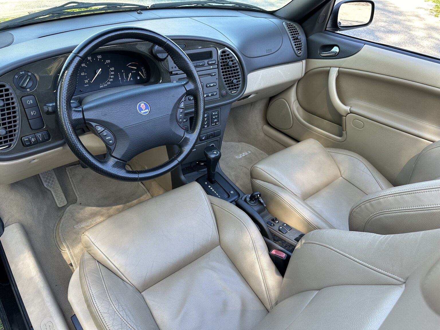 Interior image of 2003 SAAB 9-3 Aero Turbo Cabriolet