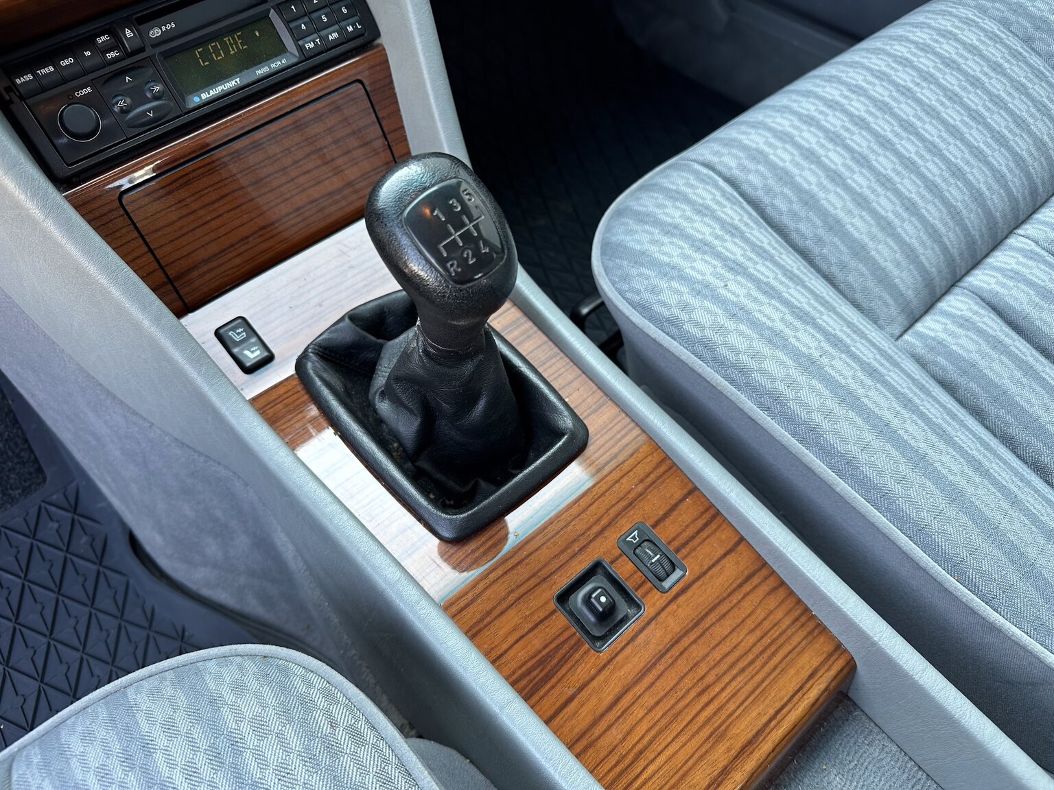 Innenraumfoto von 1992 Mercedes-Benz 250D