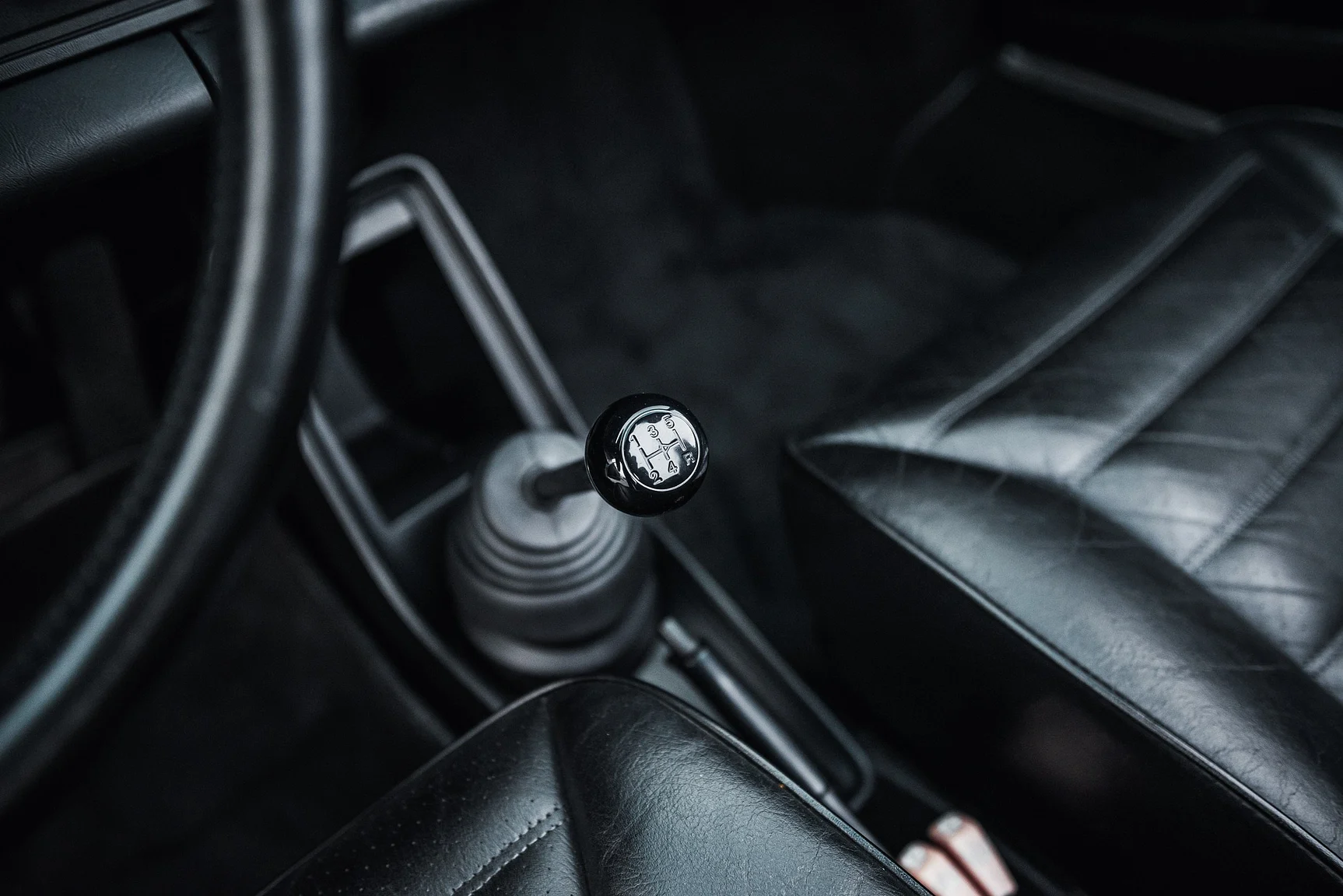 Interior image of 1983 Porsche 911 SC (42)